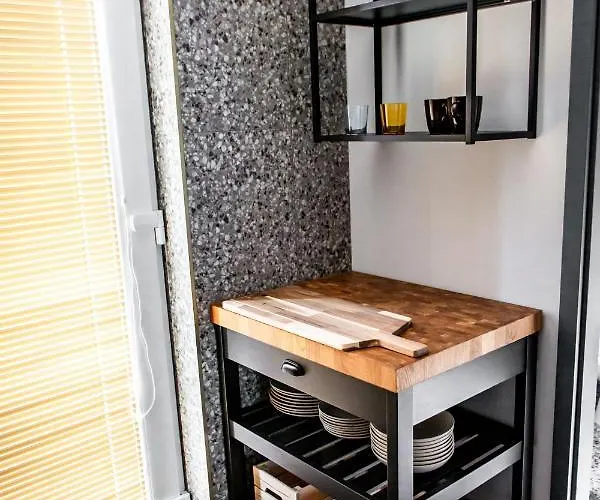 Tisza Apartmanhaz *